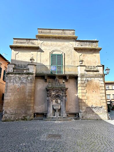 Appartamento con 8 locali in vendita in Via della Libertà, Tuscania