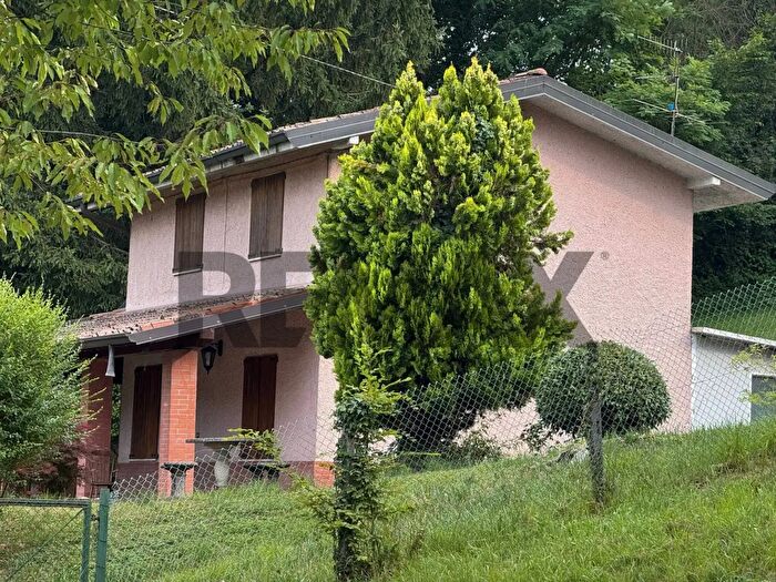 Casa quadrilocale in vendita in Agnosine