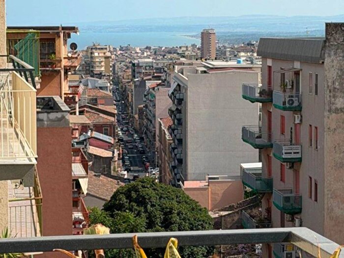 Appartamento quadrilocale in affitto in Via Caronda, Vulcania Sanzio, Catania