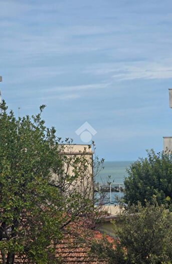 Casa con 8 locali in vendita in Viale Giuba, Rimini