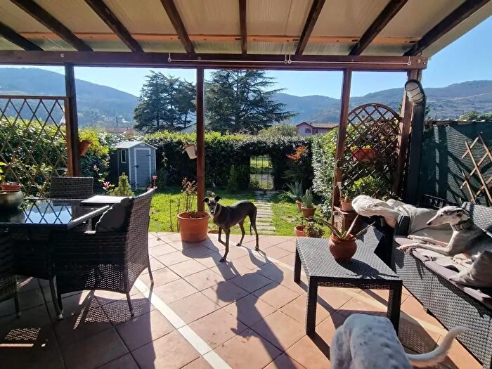 Casa quadrilocale in vendita in Ameglia