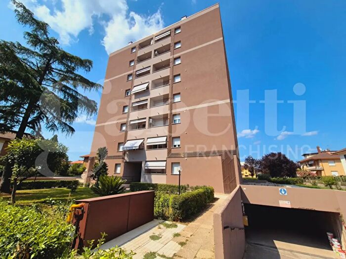 Appartamento quadrilocale in vendita in Via Velino, Bastia Umbra