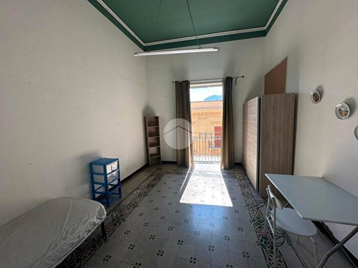 Appartamento con 6 locali in affitto in Via Via Garibaldi, Kalsa, Palermo
