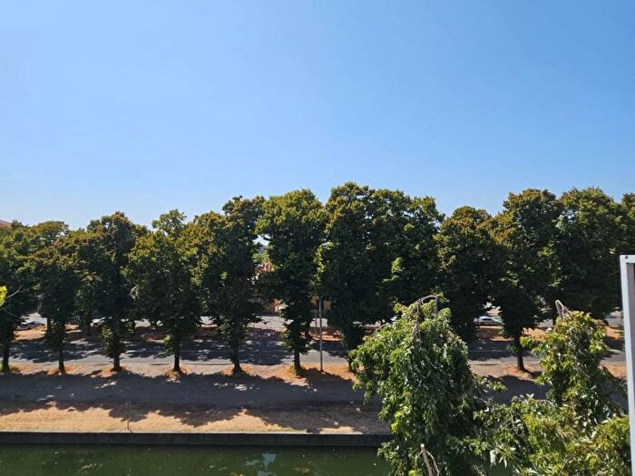 Appartamento trilocale in affitto in Via Giuseppe Scaramuzza, Città Giardino, Pavia