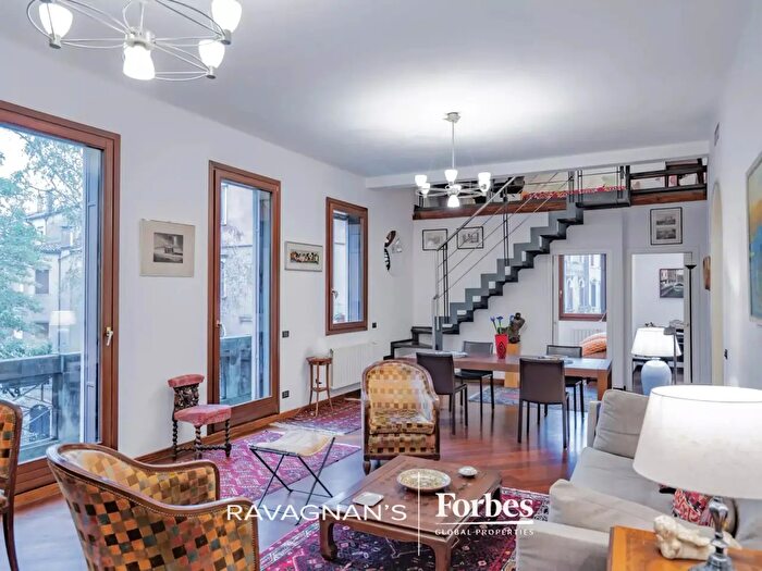 Appartamento con 9 locali in vendita in Venezia