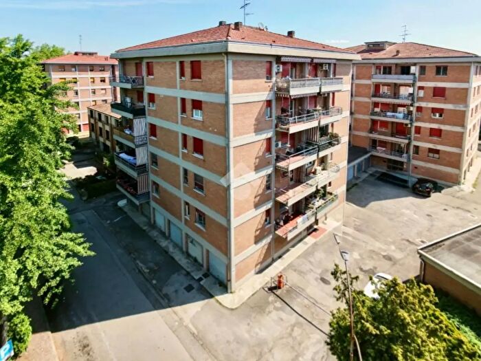 Appartamento trilocale in vendita in Via Giovanni Pascoli, Guastalla