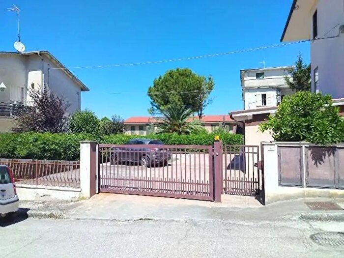 Appartamento quadrilocale in vendita in Via Esine d, Civitanova Marche