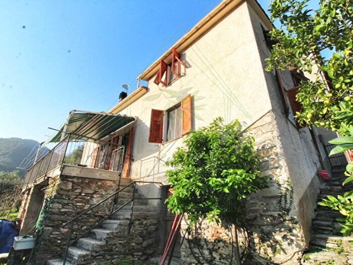 Casa con 5 locali in vendita in Passo al Groppallo, Rapallo