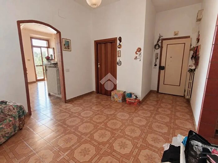 Appartamento con 5 locali in vendita in Via Giovanni Verga, Prato