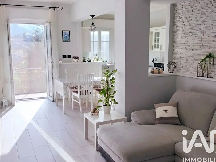 Appartamento con 5 locali in vendita in Via Isorelle, Savignone