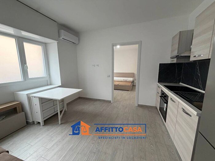 Appartamento bilocale in affitto in Via Giugno, Baggio, Milano