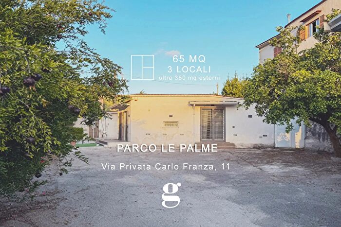 Appartamento trilocale in vendita in Via Privata Carlo Franza, Napoli