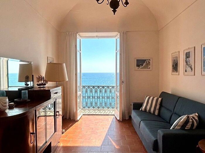 Appartamento quadrilocale in affitto in Vico Berno, Centro, Alassio