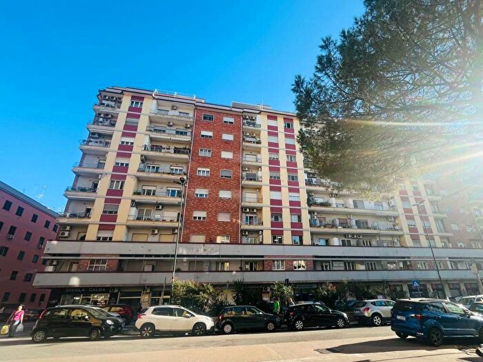 Appartamento trilocale in affitto in Via Lepanto, Fuorigrotta, Napoli