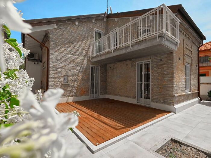 Casa con 5 locali in affitto in Via Ermete Brandimarte, Viale Bovio Piazza Duca degli Abruzzi, Pescara