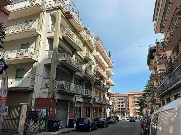 Appartamento trilocale in vendita in Via Massimo dAzeglio, Giarre