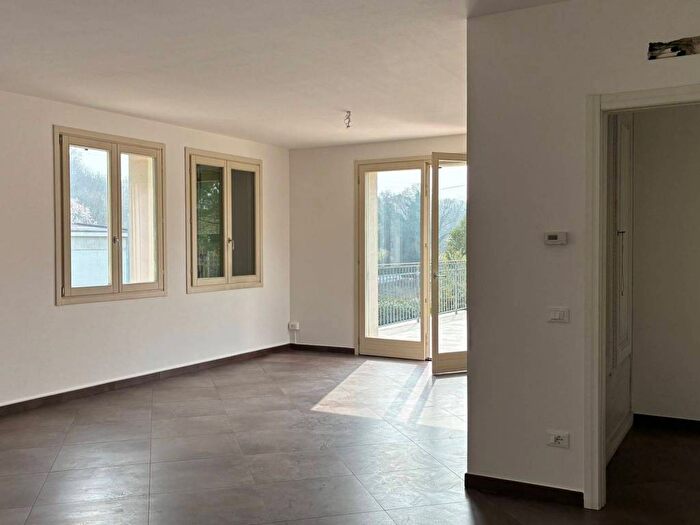 Appartamento quadrilocale in affitto in Brodena Superiore, Lonato del Garda