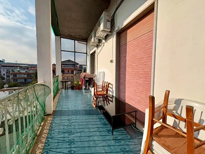 Appartamento quadrilocale in vendita in Via Emilio Scaglione, Napoli