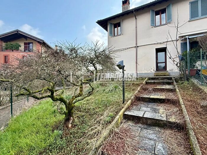 Casa trilocale in vendita in Via San Gaetano I, Casatenovo