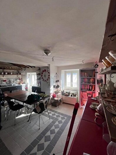 Casa con 8 locali in vendita in Fosdinovo