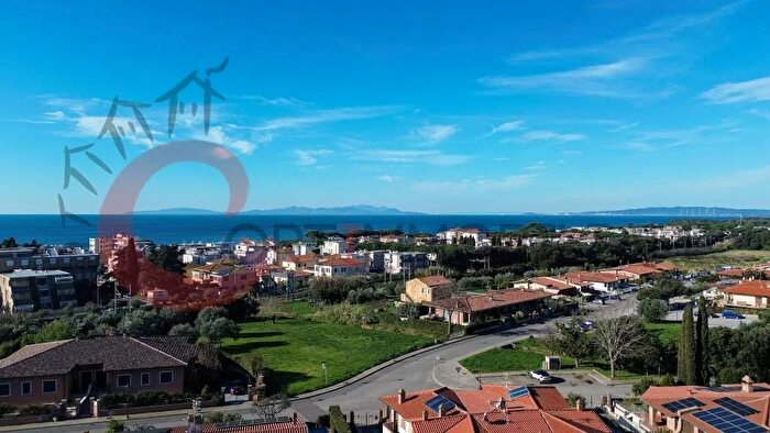 Casa con 6 locali in vendita in Follonica