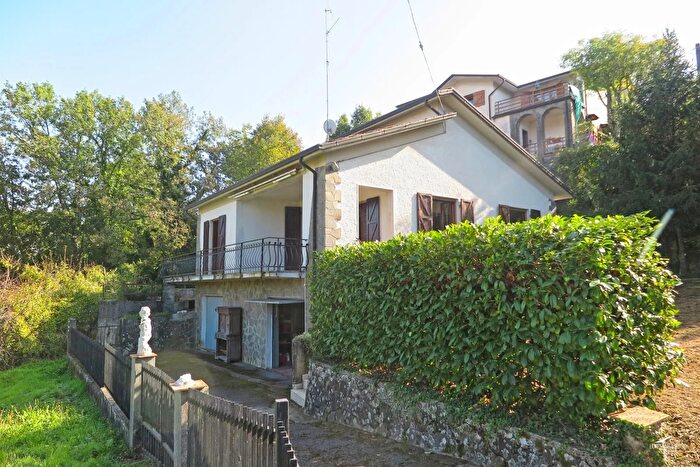 Casa quadrilocale in vendita in Villafranca In Lunigiana