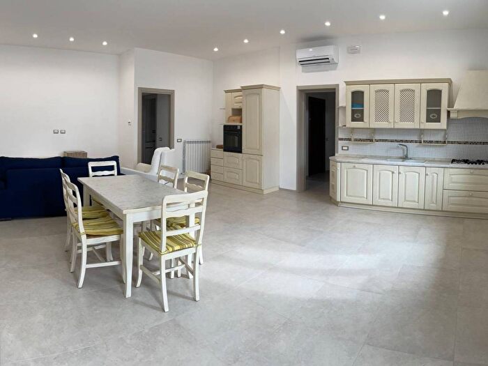 Appartamento trilocale in affitto in Via Trieste, Centro, Martinsicuro