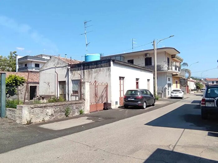 Casa trilocale in vendita in Via Tomarchio, Santa Venerina