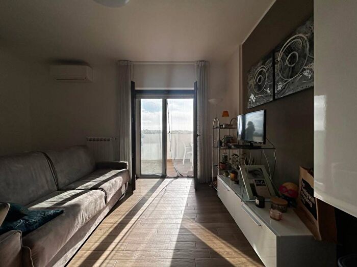 Appartamento monolocale in affitto in Via Guido Ascoli, Fonte Laurentina, Roma