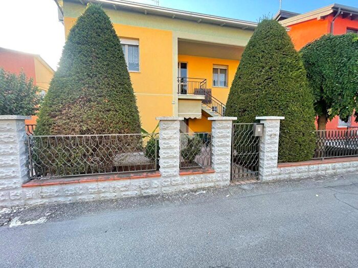 Appartamento quadrilocale in affitto in via Montessori, Centro, Castelnovo di Sotto