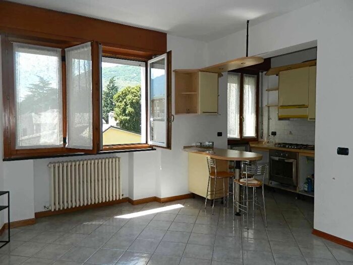 Appartamento trilocale in vendita in Via Carini Sondrio Sondrio, Sondrio