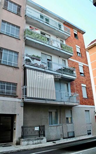 Appartamento trilocale in vendita in Via Montello, Cinisello Balsamo