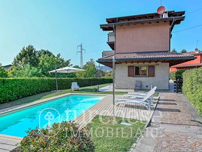 Casa con 6 locali in vendita in Via Fustina, Ponteranica