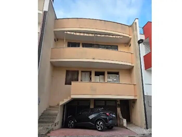 Appartamento con 5 locali in vendita in Via Friuli, Parabita