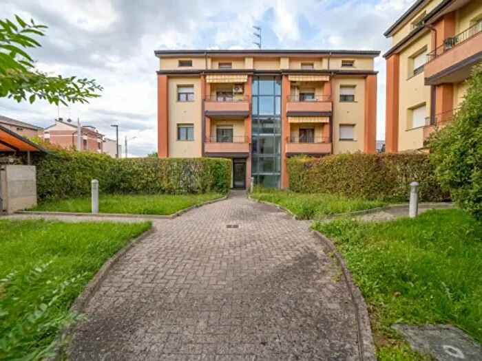 Appartamento trilocale in vendita in Strada Baganzola, Parma
