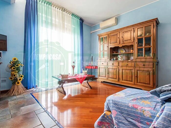 Casa trilocale in vendita in Via Adamello, Olgiate Olona