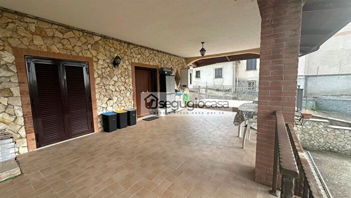 Appartamento trilocale in vendita in Roma