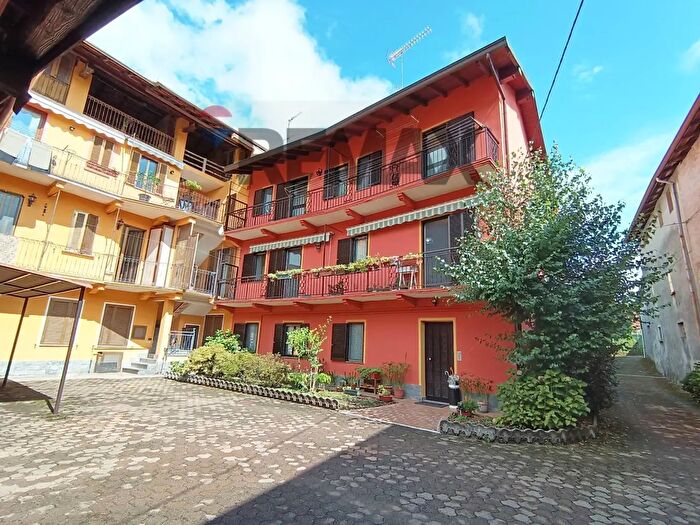 Casa con 7 locali in vendita in Gozzano