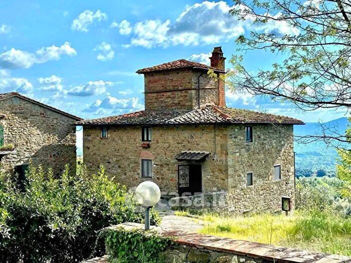 Casa con 17 locali in vendita in Reggello