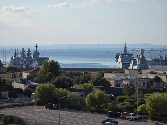 Appartamento con 5 locali in vendita in Via Scoglio del Tonno, Taranto