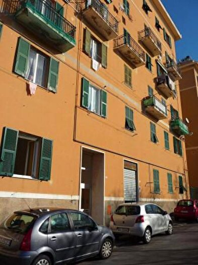 Appartamento con 5 locali in vendita in Piazzale Isidoro Pestarino Genova Ge Sc a, Genova
