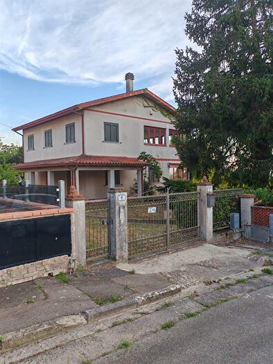 Casa con 12 locali in vendita in Montaione