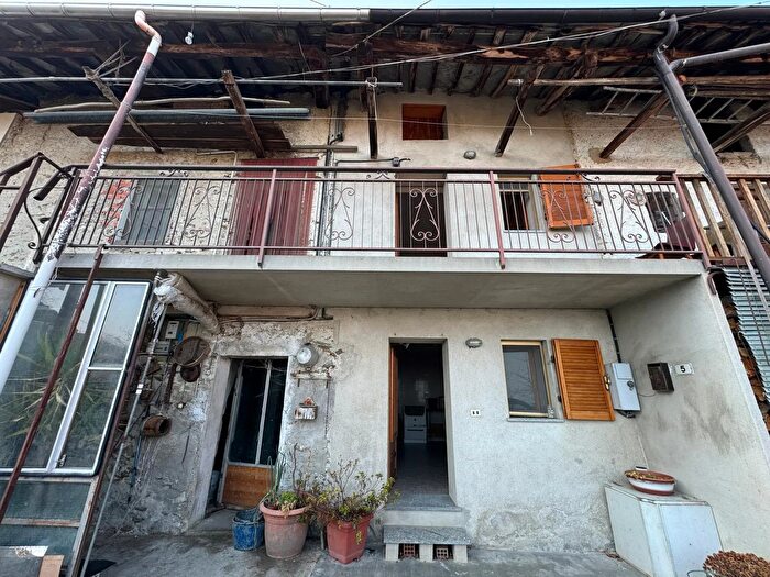 Casa trilocale in vendita in Via Bosco Meirano Snc, Sanfront