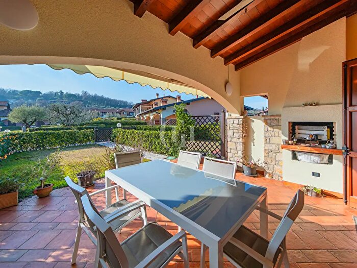 Appartamento trilocale in vendita in Via della Valle a, Manerba Del Garda