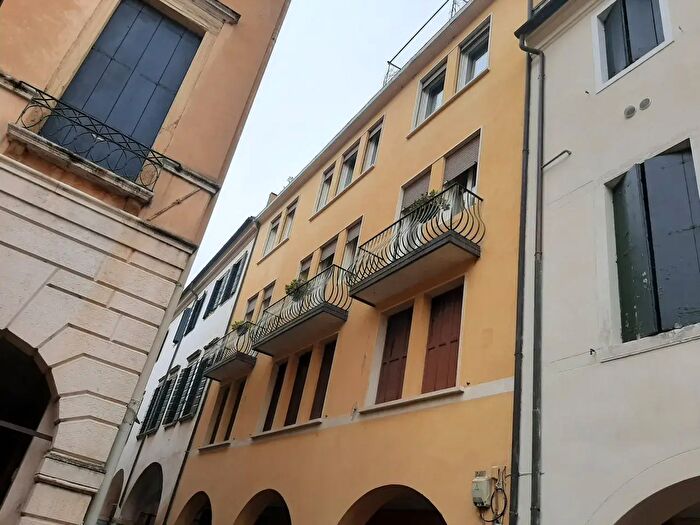 Appartamento quadrilocale in vendita in Piazza Capitaniato, Padova