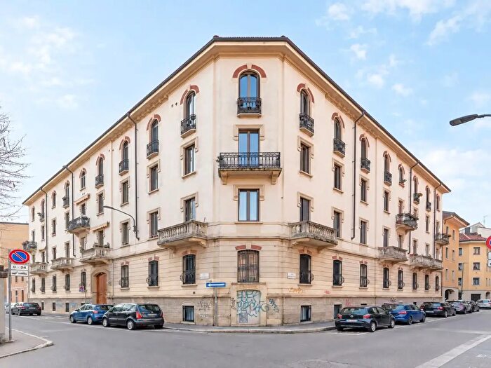 Appartamento trilocale in vendita in Via Cattaro, Milano