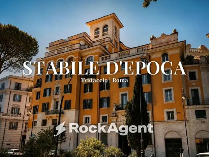Appartamento con 6 locali in vendita in Piazza dell'Emporio a, Roma
