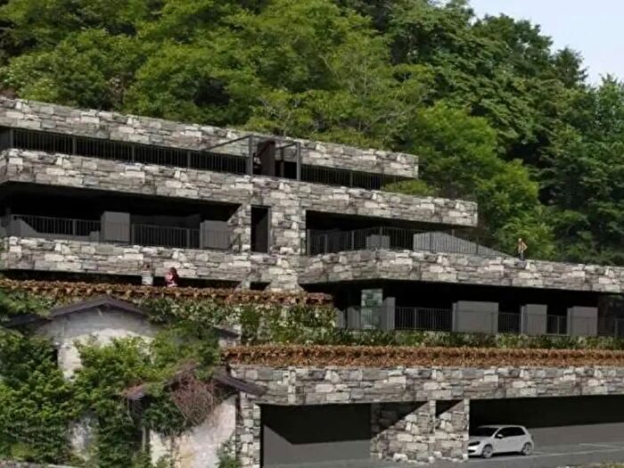 Appartamento quadrilocale in vendita in Strada Provinciale, Argegno
