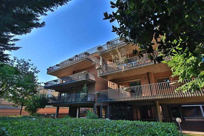 Appartamento con 6 locali in vendita in Via Cassia, Roma