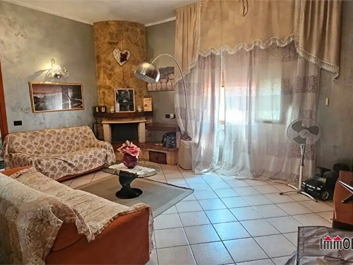 Appartamento con 5 locali in vendita in Poggibonsi